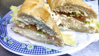 Bocadillo Pollo, lomo ó mechada