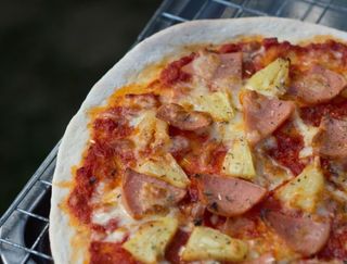 Pizza Tropical (24 Cm.)