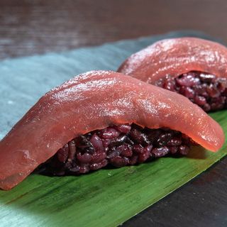 110.Black nigiri maguro