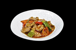 Manzo con bambu e funghi