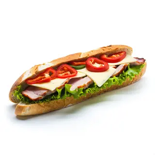 Bocadillo De Lomo, Queso, Piquillo Y Lechuga