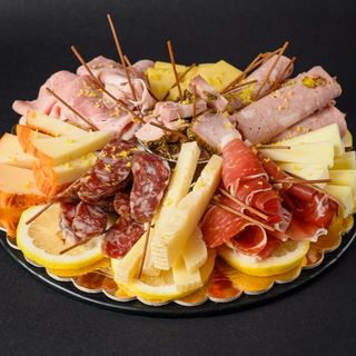 SELEZIONE DI SALUMI E FORMAGGI