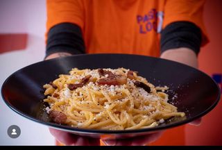 Pasta carbonara più bibita 