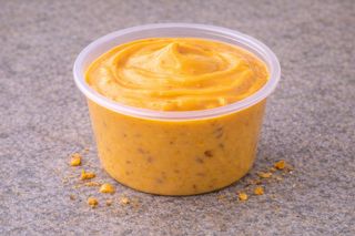 Sos de branza cheddar