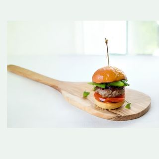 Бургер с рваной говядиной