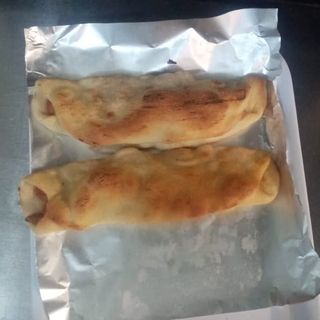 Calzone wurstel, patate e formaggio