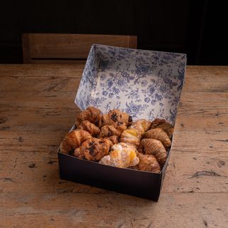 Caja de 16 Mini Croissants Variados