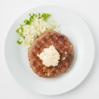 Pljeskavica s kajmakom