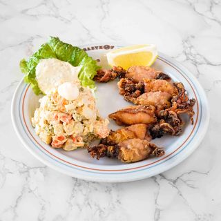 Chipirones Fritos Con Ensaladilla