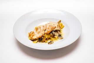 Феттучини с курицей и грибами 