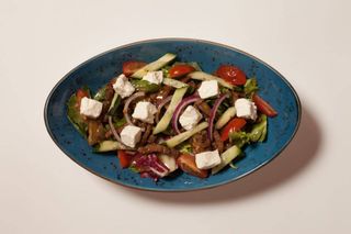 Sałatka na ciepło z wołowiną