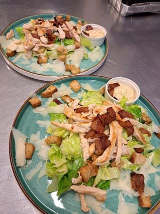 Salata Cezar e Pollo