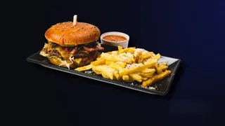 Burger de vita si cartofi prajiti