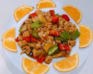 P9. Pollo con Salsa Gong Bao