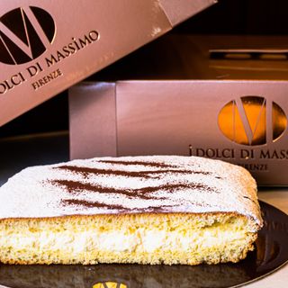 Schiacciata alla Fiorentina ripiena crema chantilly