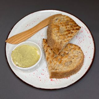 Хліб зі збитим вершковим маслом з Песто (120г)