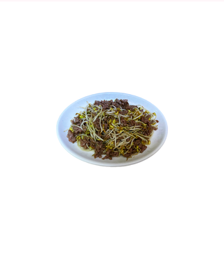Ternera salteada con brotes de soja