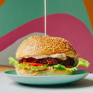 Hemp Haven Burger i pomfrit