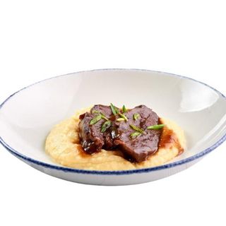Carrillada ibérica con puré de boniato