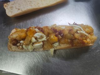 Bocadillo De Huevos Rotos Con Jamón