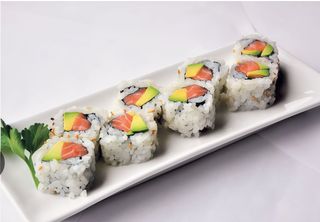 Uramaki Sake Avocado