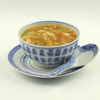 13. Sopa de pollo con maíz