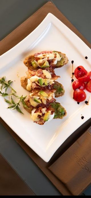 Bruschette sa mozzarellom i pršutom 350 gr