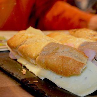 Entrepà De Formatge