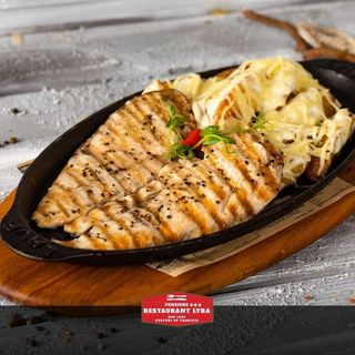 PIEPT DE PUI LA foc de cărbune