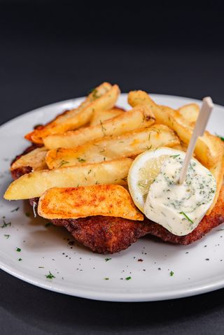 Schnitzel Con Patatas Fritas