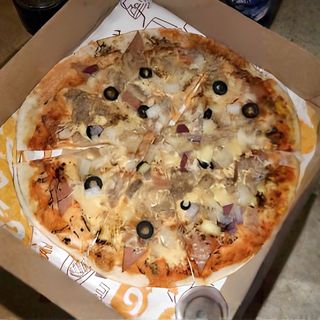 Yvette Pizza