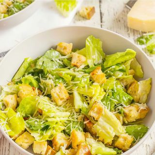 Ensalada César Con Pollo Al Grill