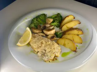 Скумбрія з запеченими овочами (100/100/20g)