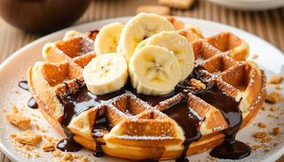 Waffle Nutella, banane si biscuti