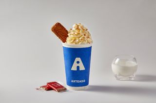 Cloudy red ceylon milk tea