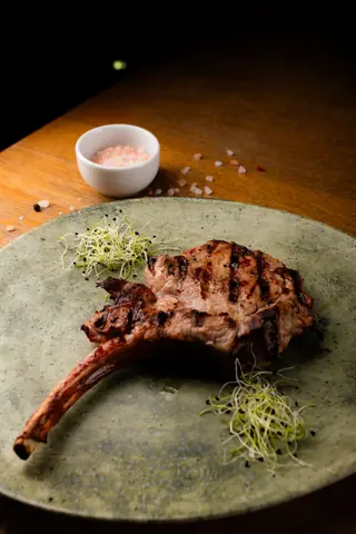 Cotlet porc Tomahawk