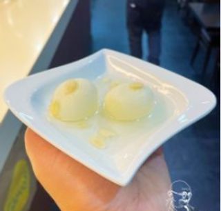 Rasgulla ( 2 unidad ) ( contiene gluten)