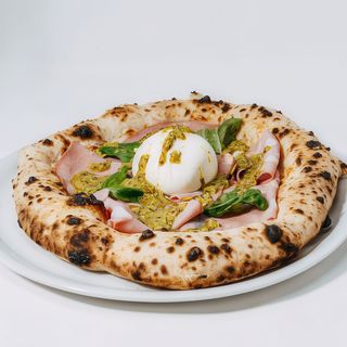 Pizza bologna