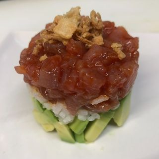 Tartar De Atún Y Salsa (1 Pza.)