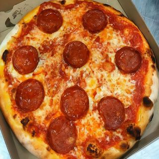 Pizza De Salami (32 Cm.)