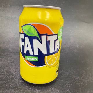 Fanta Limón lata 330ml.