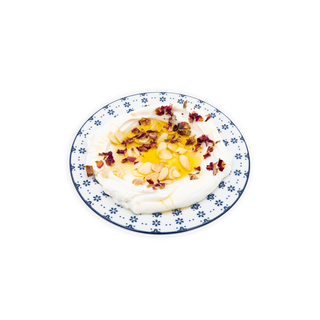 Kremowy ser labneh (ser z jogurtów naturalnych) na słodko