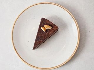 Торт шоколадний