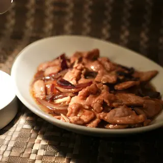 Vitello con cipolle