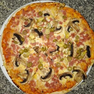 Pizza 4 Estaciones (33 Cm.)