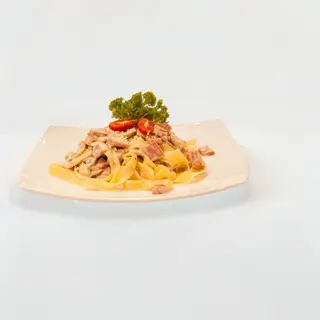 Фетучини с курицей и грибами