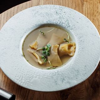 Консоме з тортеліні з куркою