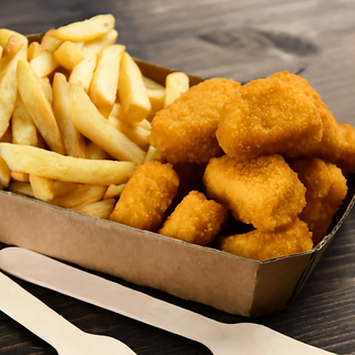 Chicken Nuggets & fries 8 uds.