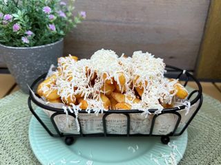 Пържени картофи със сирене