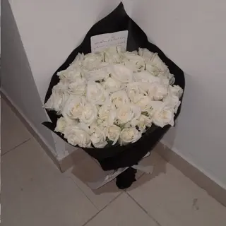 باقة ورد بيضاء 